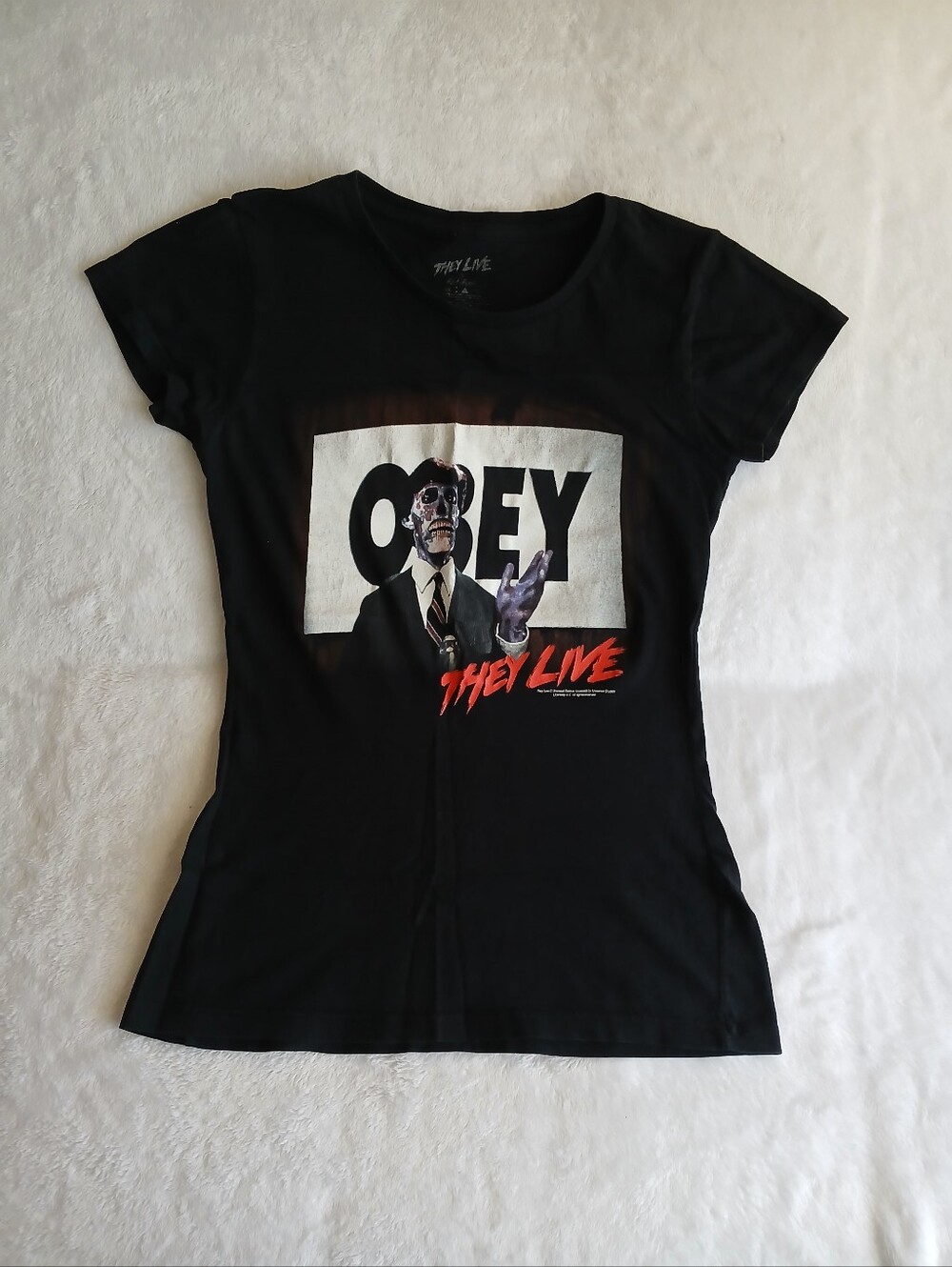 They Live OBEY  Woman's Movie Tshirt Size M